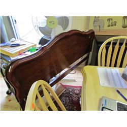 QUEEN OR DOUBLE HEADBOARD