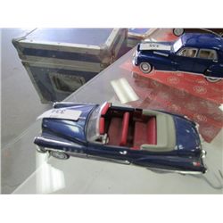 COLLECTABLE DIE CAST MODEL CAR - BLUE/RED