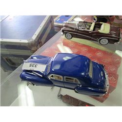 COLLECTABLE DIE CAST MODEL CAR - BLUE