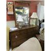 Image 1 : DRESSER W/MIRROR - 8 DRAWER