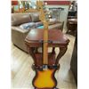 Image 2 : ELECTRIC GUITAR
