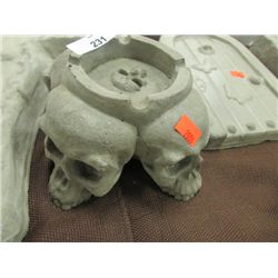 CONCRETE - SKULLS