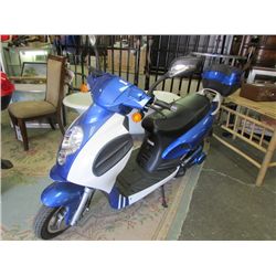 STOA - ******* SCOOTER - 100%  ELECTRIC - BLUE - SHOW ROOM DEMO MODEL - NEW - 218KM - retail ~$1795.
