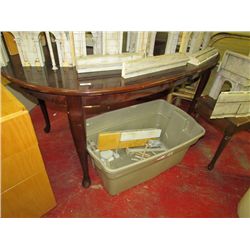 DINING TABLE - QUEEN ANNE LEGS