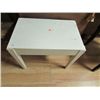 Image 1 : WHITE END TABLE