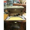 Image 2 : VINTAGE COSMETIC BOX