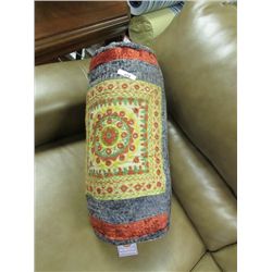 RELAXATION CUSION  - RETAIL APPROX $80