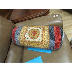 RELAXATION CUSION  - RETAIL APPROX $80