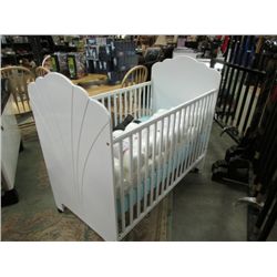 CRIB - WHITE - CONDITION UNKNOWN