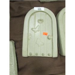CONCRETE - FAIRY DOOR