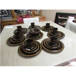 LOT OF DINNERWARE