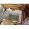 Image 2 : WOOD HAMPER - CLOTH LINED