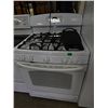 Image 1 : STOVE - NEW -  PROPANE/GAS - 5 BURNER - WHITE - WITH GRIDDLE - SELF CLEANING