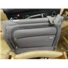 Image 1 : SUIT CASE