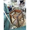 Image 1 : CHILD'S BOOSTER HIGH CHAIR