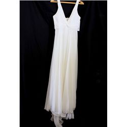 Lot [1] DRESS: [1] Ivory twist chiffon long gown, size 4
