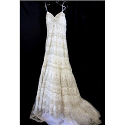 Lot [1] DRESS: [1] Ivory glorious wedding gown, size 10