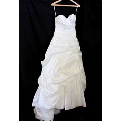 Lot [1] DRESS: [1] Sweetheart bubble dress, size 8