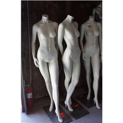 LOT 3 MANNEQUINS AND STEEL STANDS