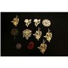Image 2 : LOT 11 BROACHES AND PINS