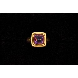 MENS 18KY RING WITH PURPLE STONE, SIZE 7