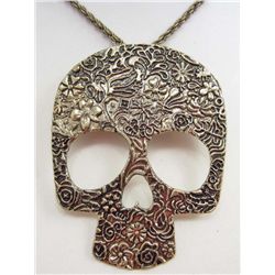 5568 - LARGE PAISLEY SKULL NECKLACE