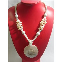 403CTW PHILIPPINE CAPIZ FLOWER PENDANT BEADED NECKLACE