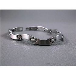 Satin Finish Curved Link Stainless Steel Bracelet Weight: 19.2 Grams