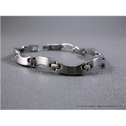 Satin Finish Curved Link Stainless Steel Bracelet Weight: 19.2 Grams