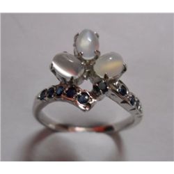 2.970g Ring of Moon Stone and Sapphire Sterling Silver