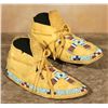 Image 2 : Two pairs of Arapaho Moccasins
