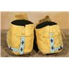 Image 5 : Two pairs of Arapaho Moccasins