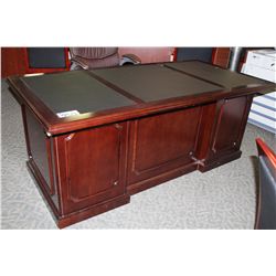 MAHOGANY TRADITIONAL INLAY TOP EXECUTIVE DESK (SOME DAMAGE)