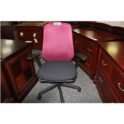 SUIT RED MESH BACK TASK CHAIR