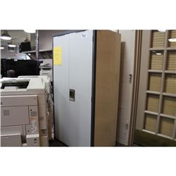 GREY 6' DOUBLE DOOR STORAGE LOCKER