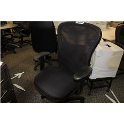 BLACK MESH BACK TASK CHAIR