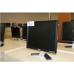 LOT OF 10 --17" LCD MONITORS
