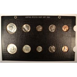 1961 U.S. MINT SET MS-65 COINS, 10 COINS IN OLD RAYMOND BOARD