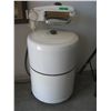 Image 1 : Vintage Inglis Wringer Washer