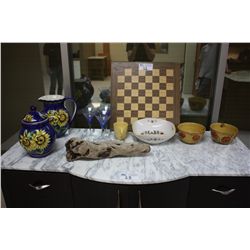 LOT OF ASSORTED DISPLAY DECORATIONS