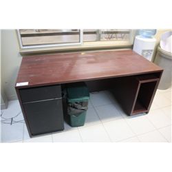CHERRY SINGLE PEDESTAL DESK