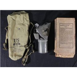 1942 ORIGINAL WWII GAS MASK W/ORIGINAL CARTON BOX