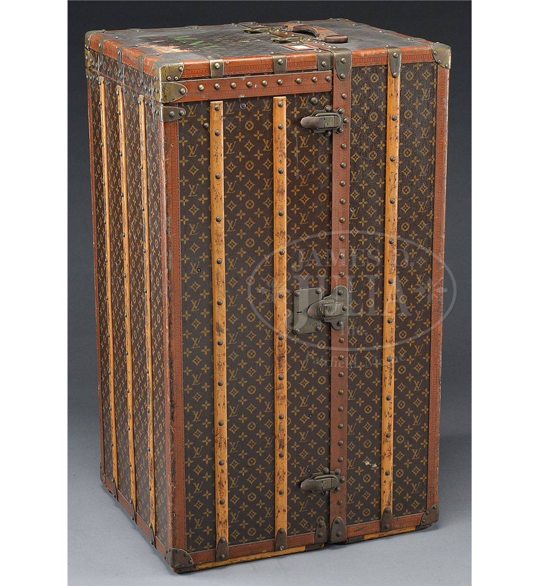 FINE LOUIS VUITTON WARDROBE STEAMER TRUNK 