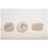 Image 1 : Lot of 3 hand-carved and colored fish in  sandstone rocks, nicely accomplished.  Est.:   $75-$125.