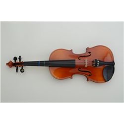 Kiso Suzuki 4/4 size violin, 1970’s era in  very good condition with case in what appears  to be ove