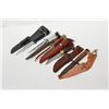 Image 2 : Lot of 5 modern knives with sheaths including  a fine Buck knife,  a skinning knife and 3  assorted 