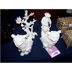 LOT OF (4) ASIAN CERAMIC DECORATIVE FIGURINES, (2) FOO DOGS