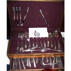 VINTAGE SET OF 1950'S PRESTIGE SILVERPLATE FLATWARE IN WOODEN PRESENTATION BOX