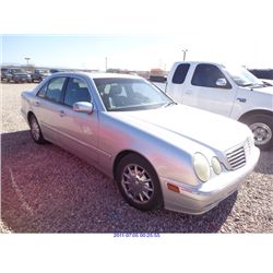 2000 - MERCEDES BENZ E320