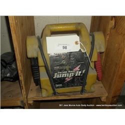 PRESTONE JUMP IT 12 VOLT BATTERY JUMPER ( AUTO)